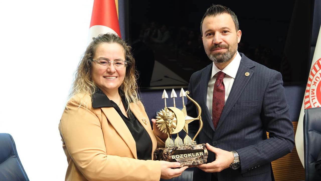 Ak Kadınlar Meclis (2)