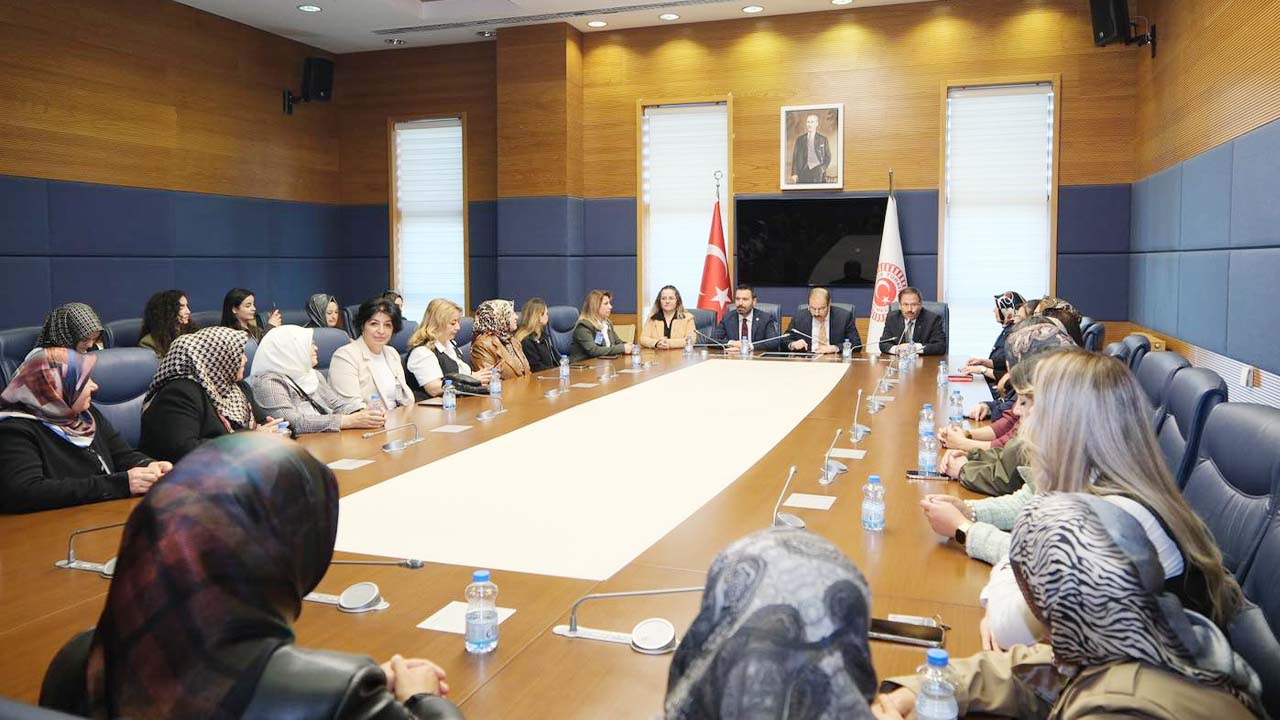 Ak Kadınlar Meclis (4)