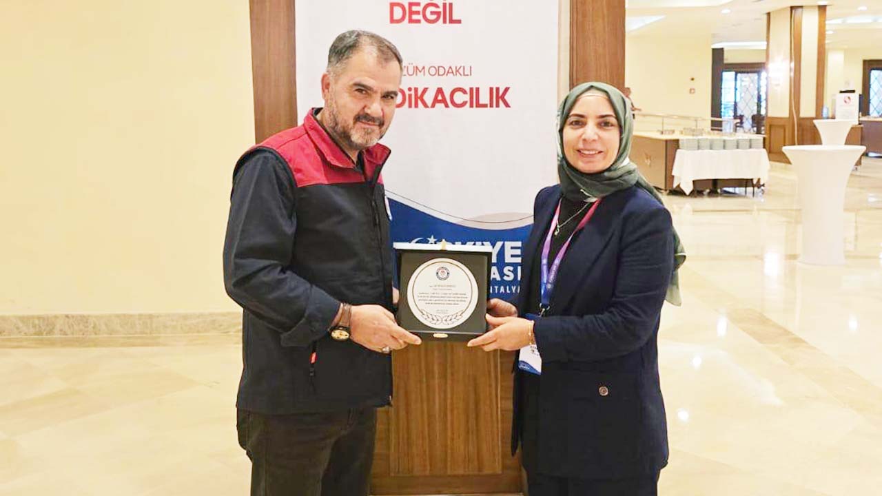 Kenan Şerefli Plaket (3)
