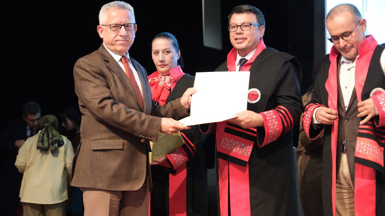 Manşet Yobü Zirveye Yürüyor (8)