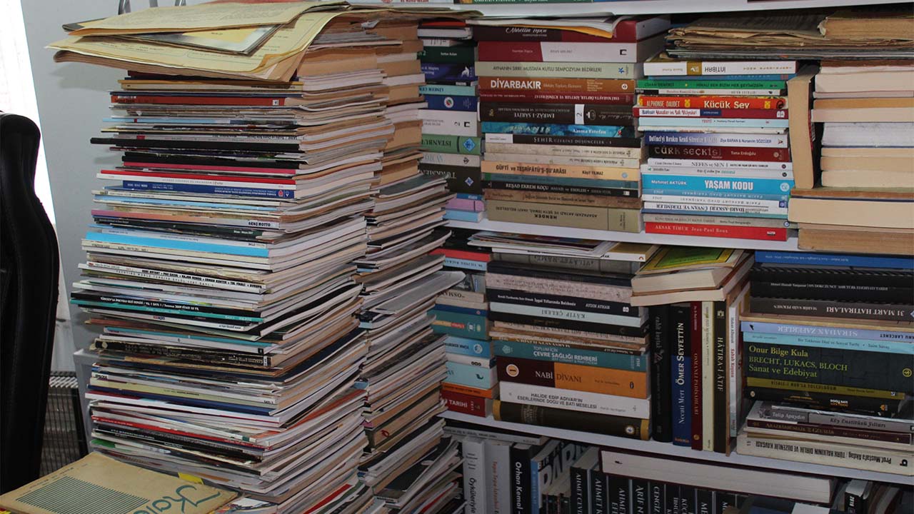 Selahattin Öztürk Kütüphane (2)