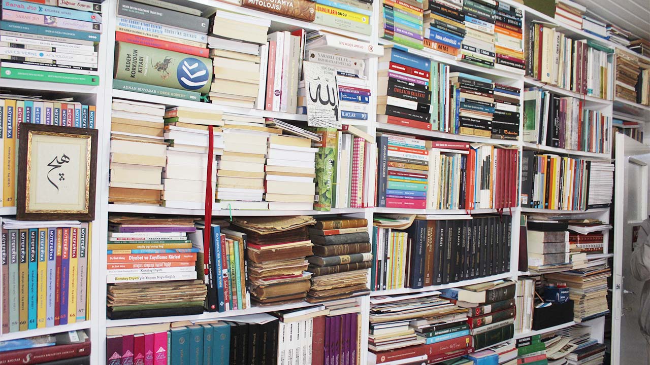 Selahattin Öztürk Kütüphane (3)