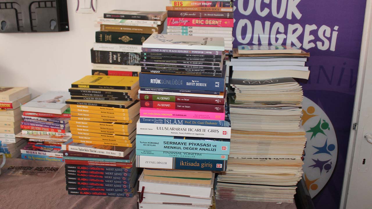 Selahattin Öztürk Kütüphane (5)