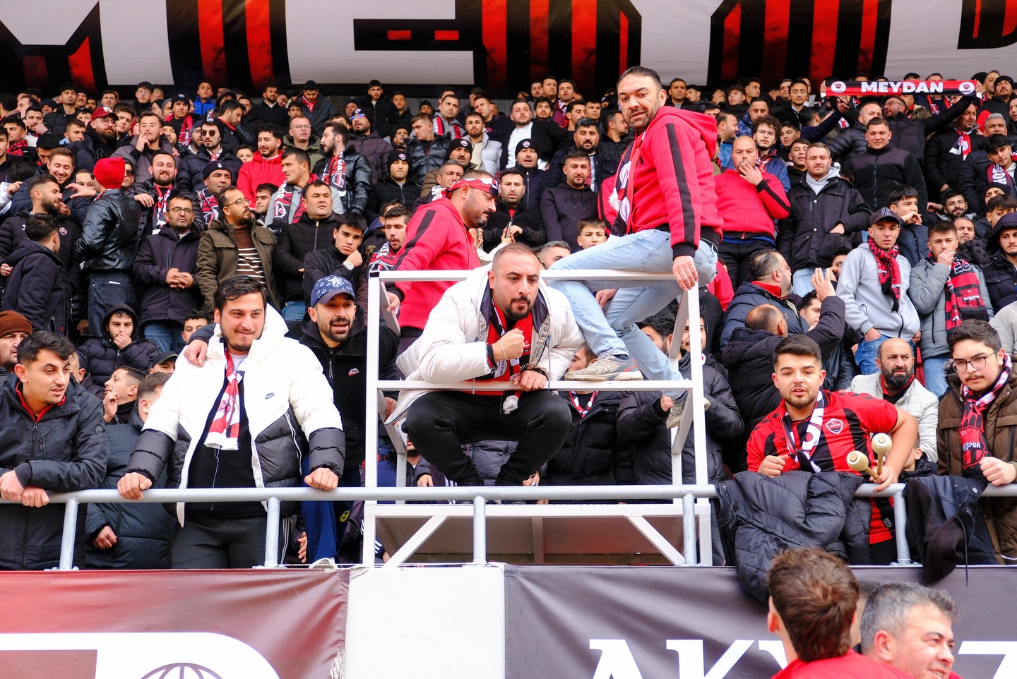 603917909 17995484516890305 8801272565762514661 N