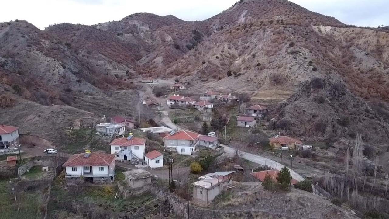 Aydıncık Tek Kadın Muhtar Iha (1)