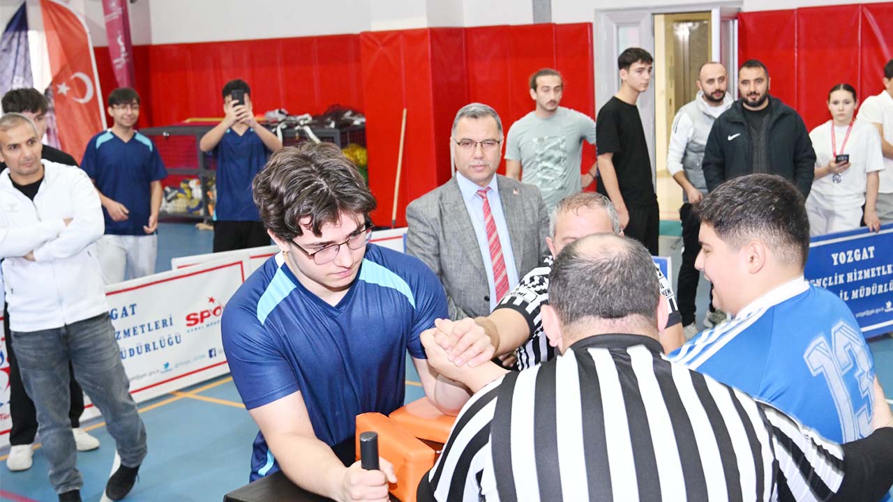 Bilek Güreşi Müsabaka (1)