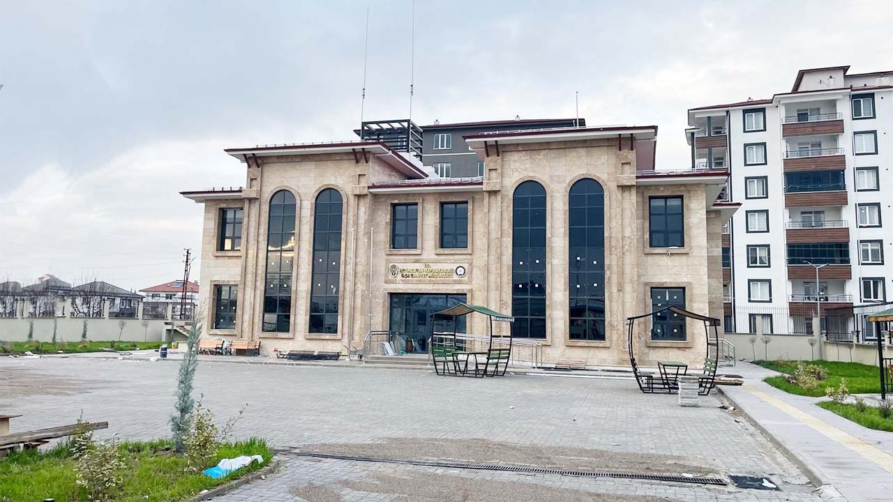 Boğzlıyan Ilçe Emniyet Bina