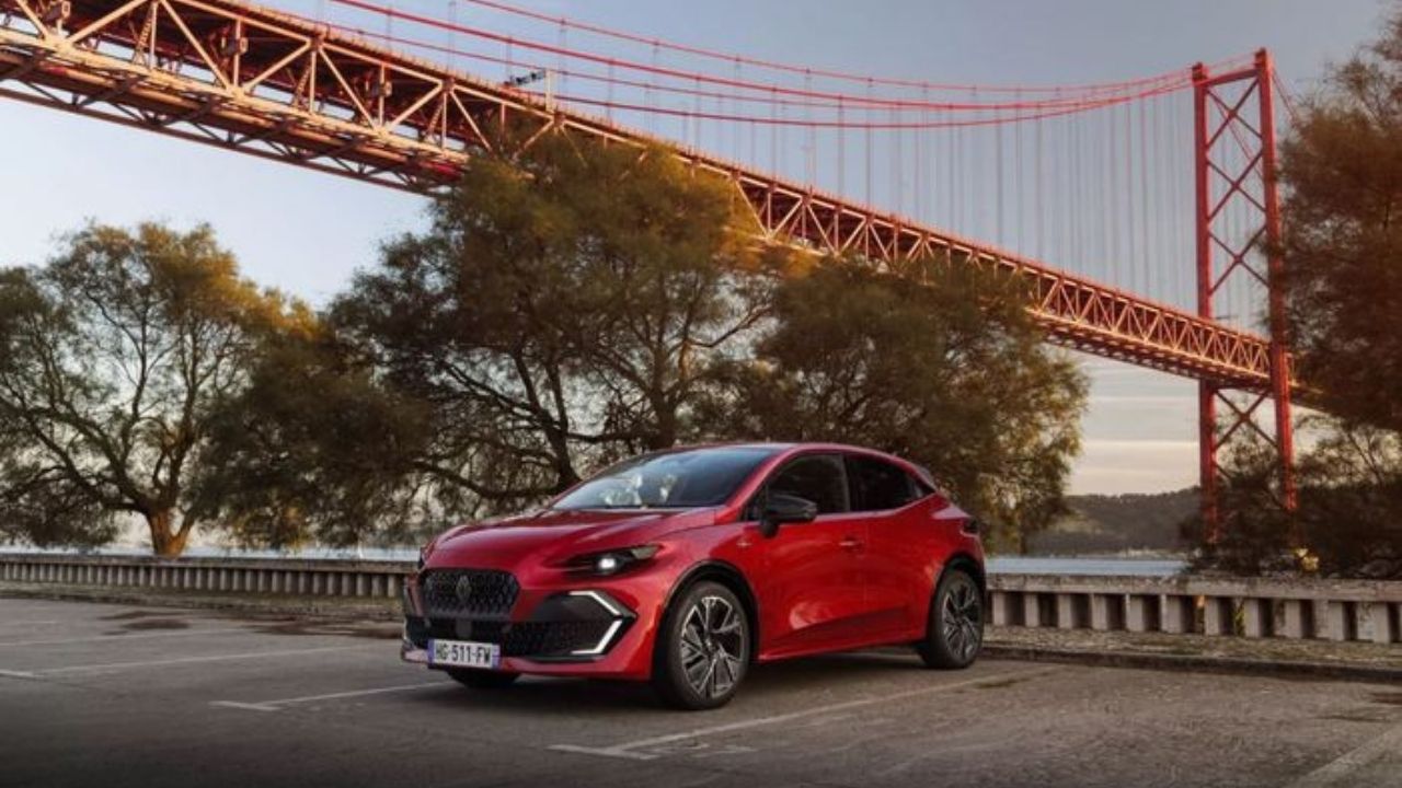 Clio 6 Bursa’dan Yola Çıkıyor-1