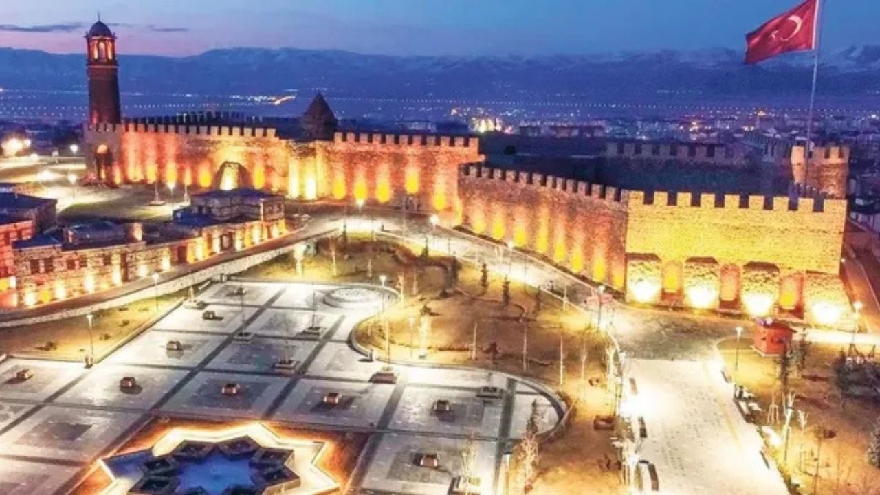 Erzurum'un Eski İsmi Neydi-2