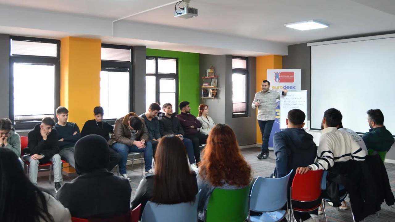 Gençlere Avrupa Fırsatı! (2)