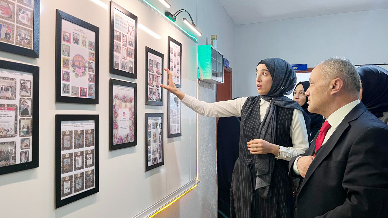 Gönüllere Dokundular (1)