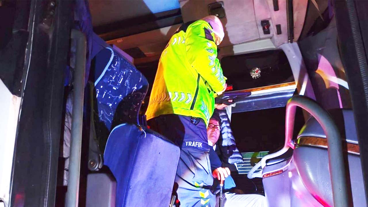 Jandarma Otobüs Kontrol (1)