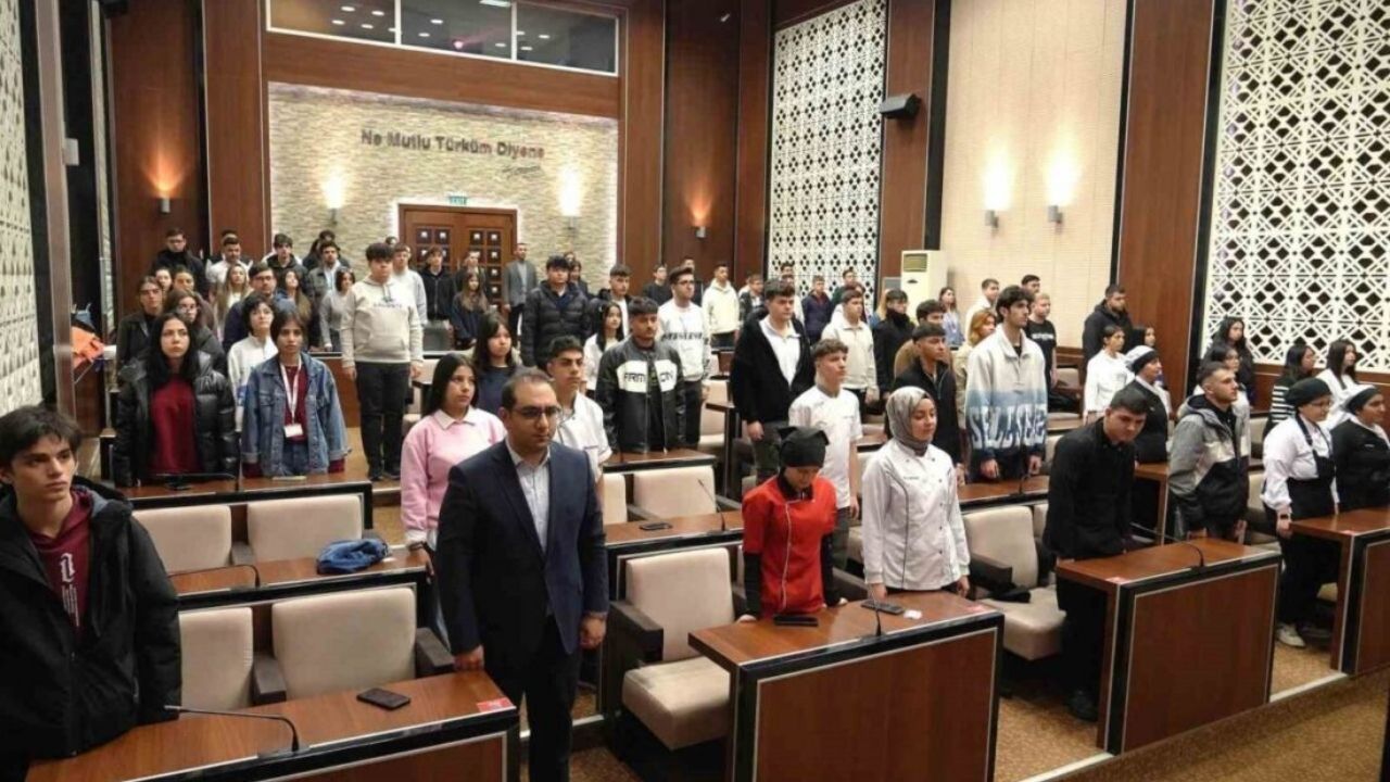 Keçiören Belediyesi'nden Stajyer Öğrencilere Sağlık Eğitimi (2)