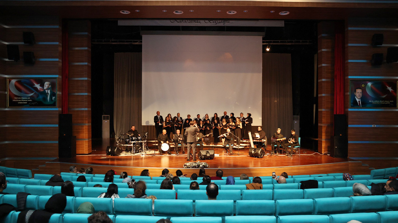 Nida Tüfekçi Koro (1)