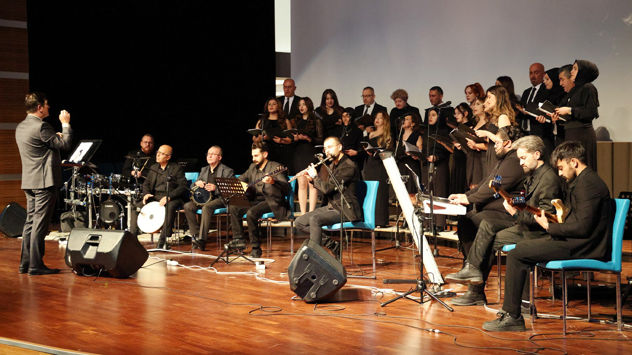 Nida Tüfekçi Koro (4)