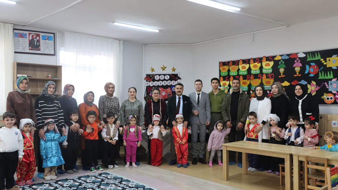 Yozgatli Müdürden Süt Ve Si̇mi̇t Dağitimi (4)