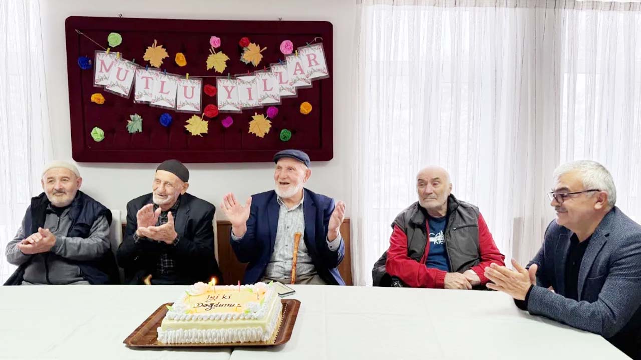 Aile Sosyal Doğum Günü Ulu Çınarlar (2)