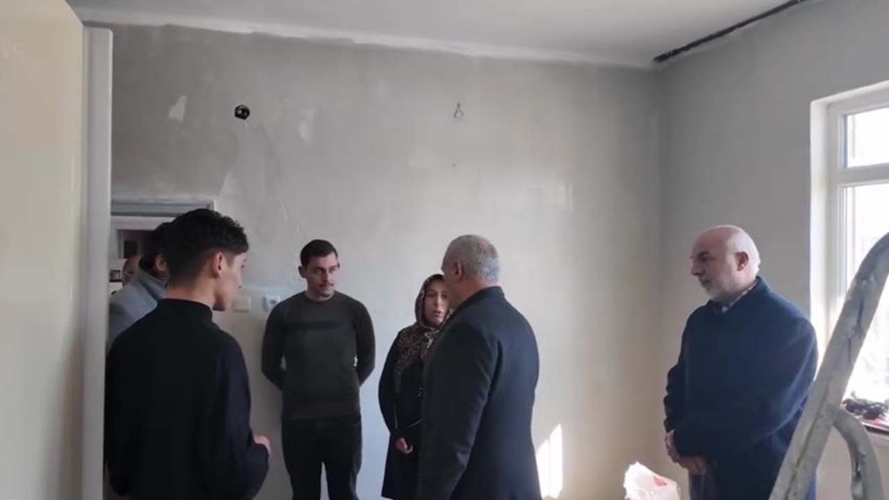 Gökhan Coşar Yanan Ev (1)