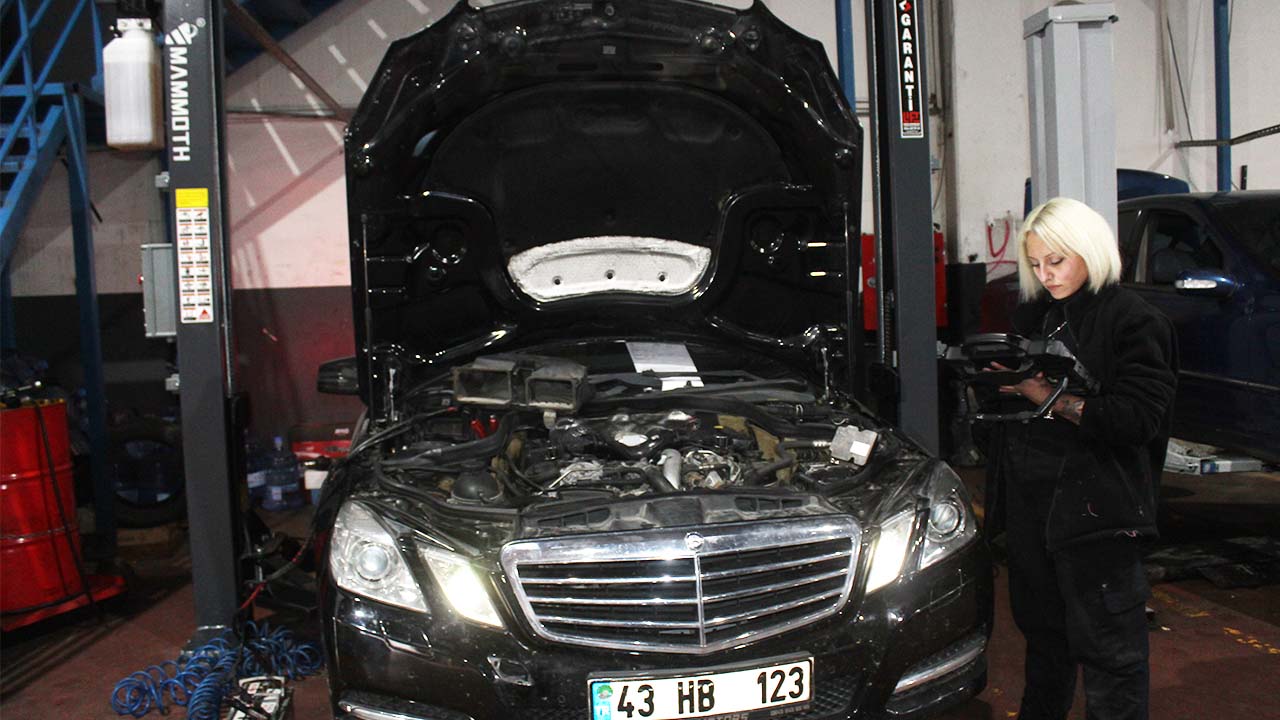 Sanayide Ezber Bozan Kadın Usta! (2)