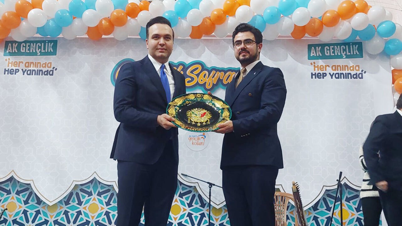 Ak Gençli̇k Bi̇r Arada (2)