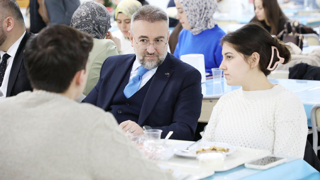 Aynı Sofrada Buluştular (2)