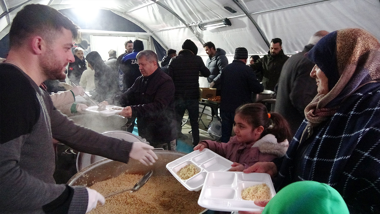 Bin Kişilik Iftar (5)