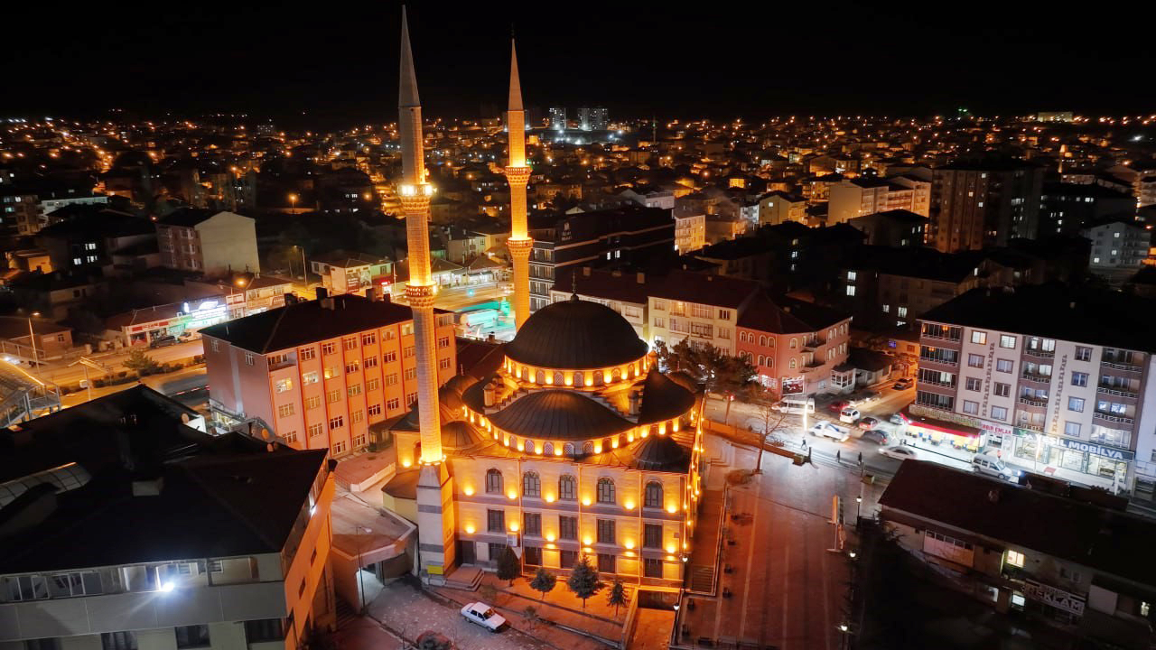 Camiler Doldu Taştı (2)