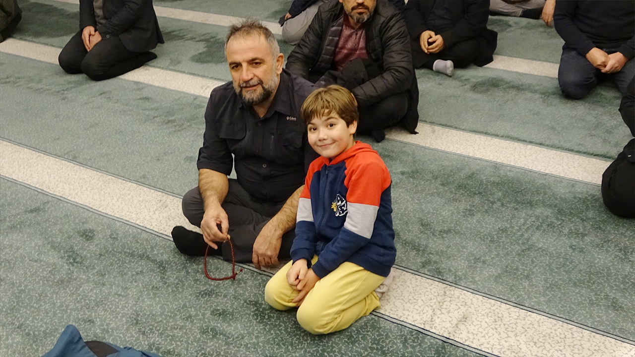 Camiler Doldu Taştı (3)