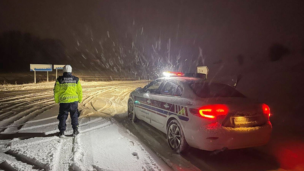 Herkes Uyur Onlar Asla (3)