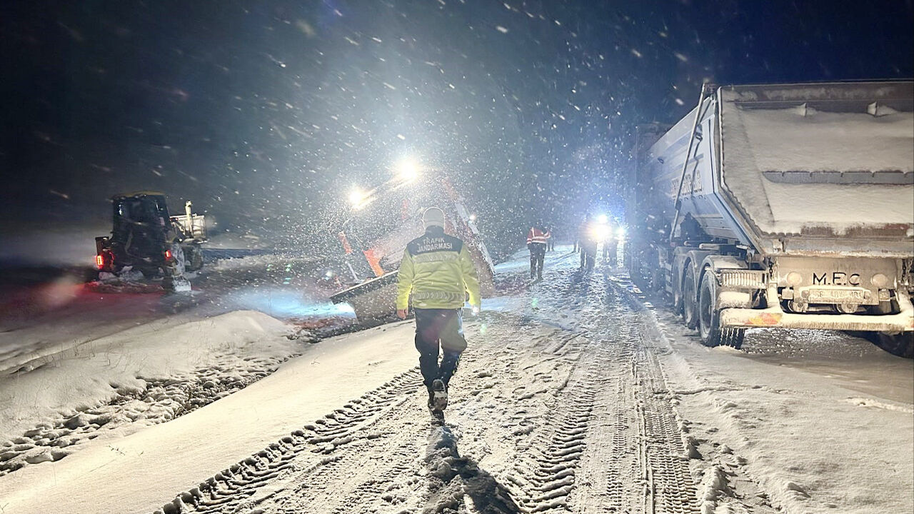 Herkes Uyur Onlar Asla (5)