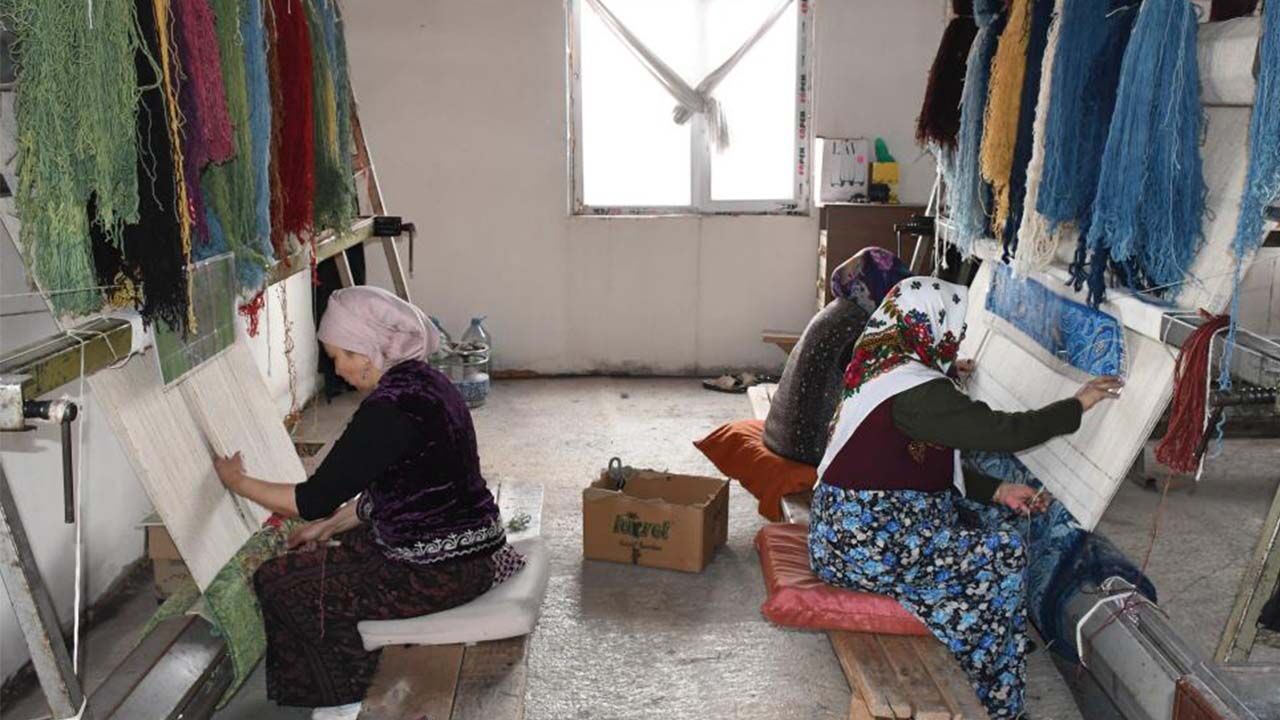 Iha Kırgız Halı Dokuma (1)