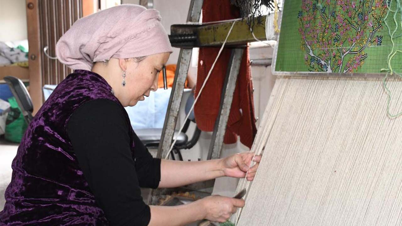 Iha Kırgız Halı Dokuma (4)