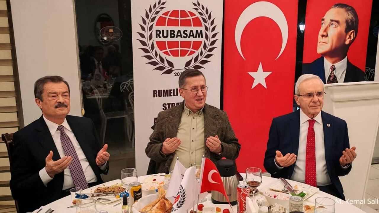 Kayalar'dan Brilik Mesajı (3)