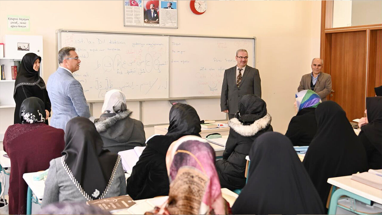 Maarifin Kalbinde Çifte Hizmet! (3)