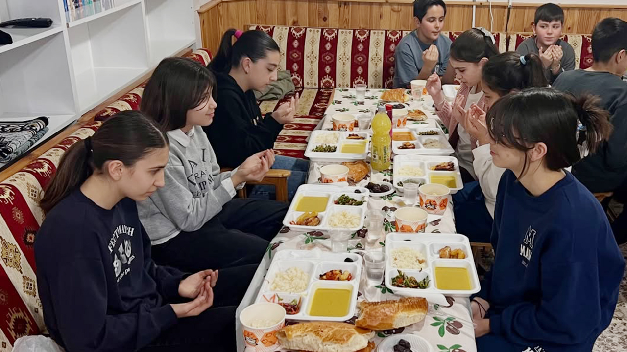 Miniklere Şefaatlide Iftar (3)