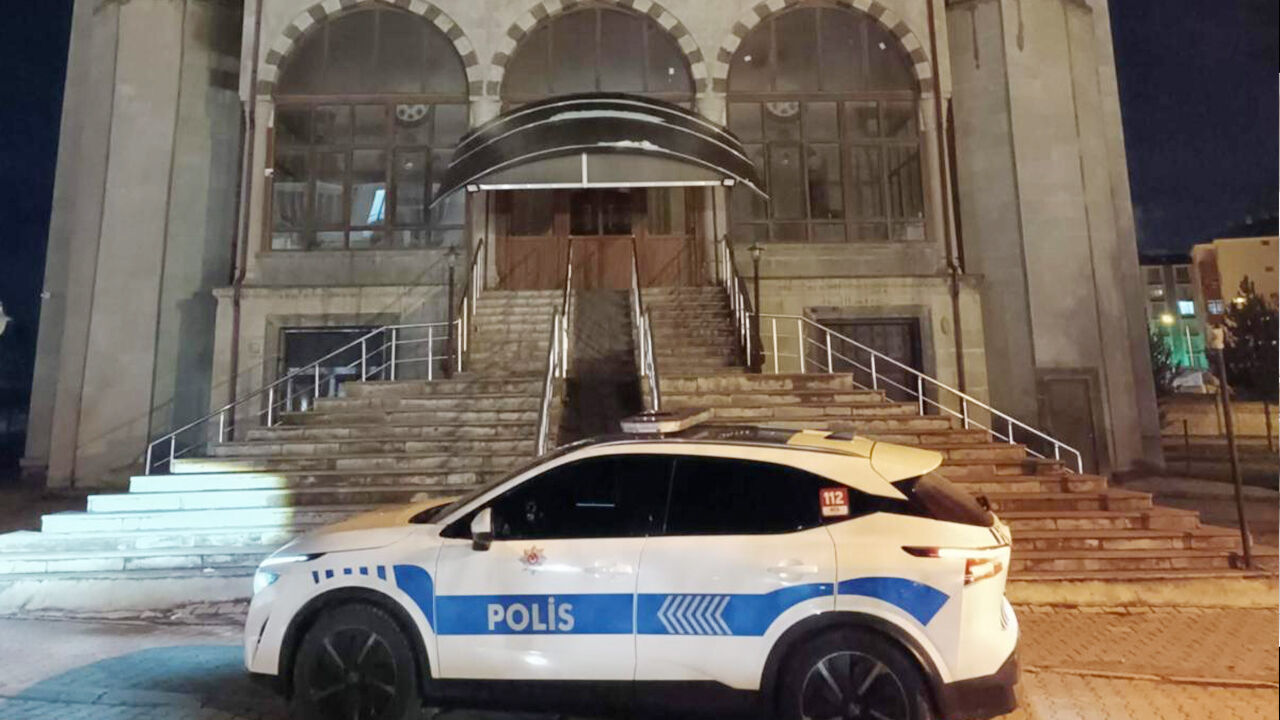 Sokaklar Huzurlu (2)