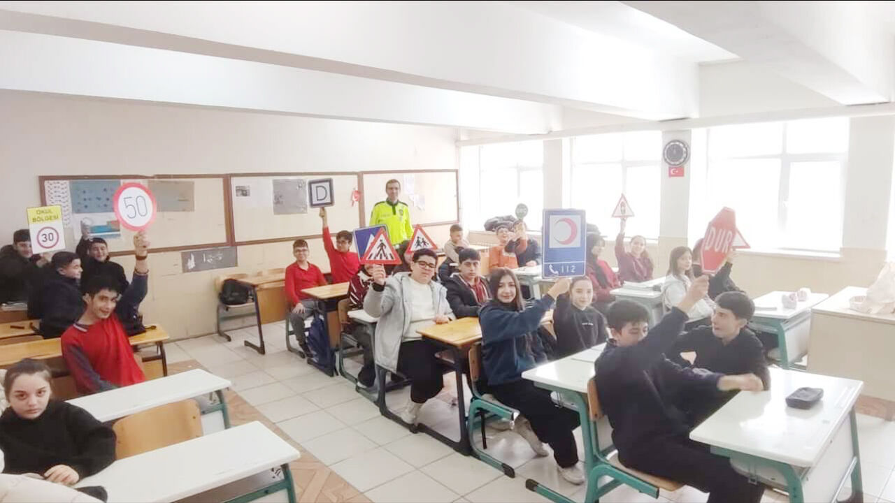 Sokaklar Huzurlu (4)