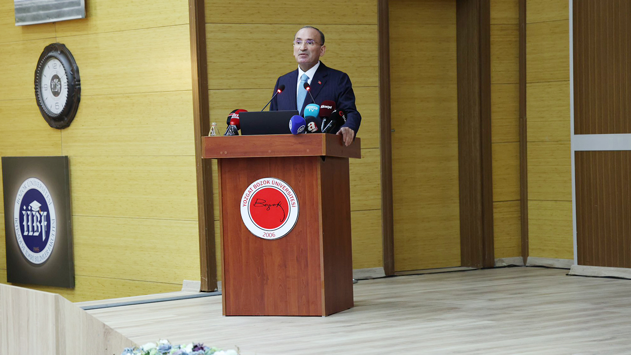 Türkiye’nin Anahtarı Yeni Anayasa! (2)