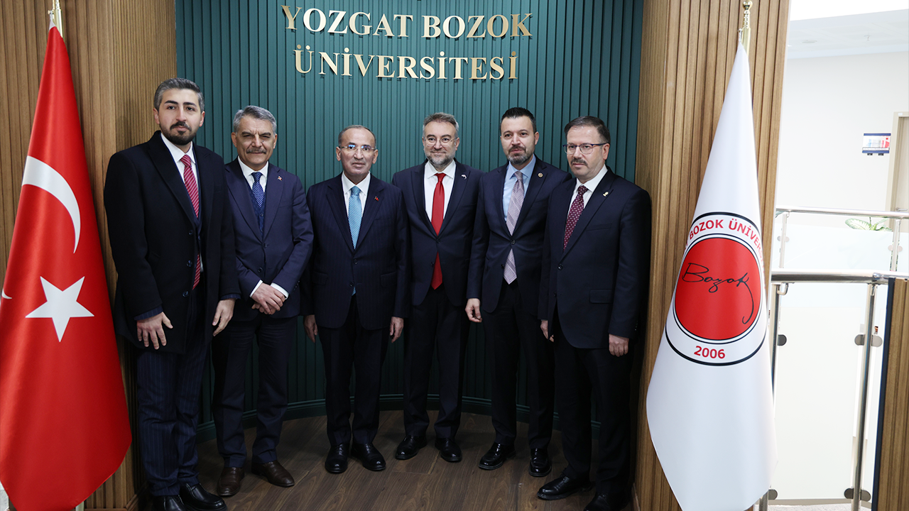 Yeni Anayasa Şart (1)