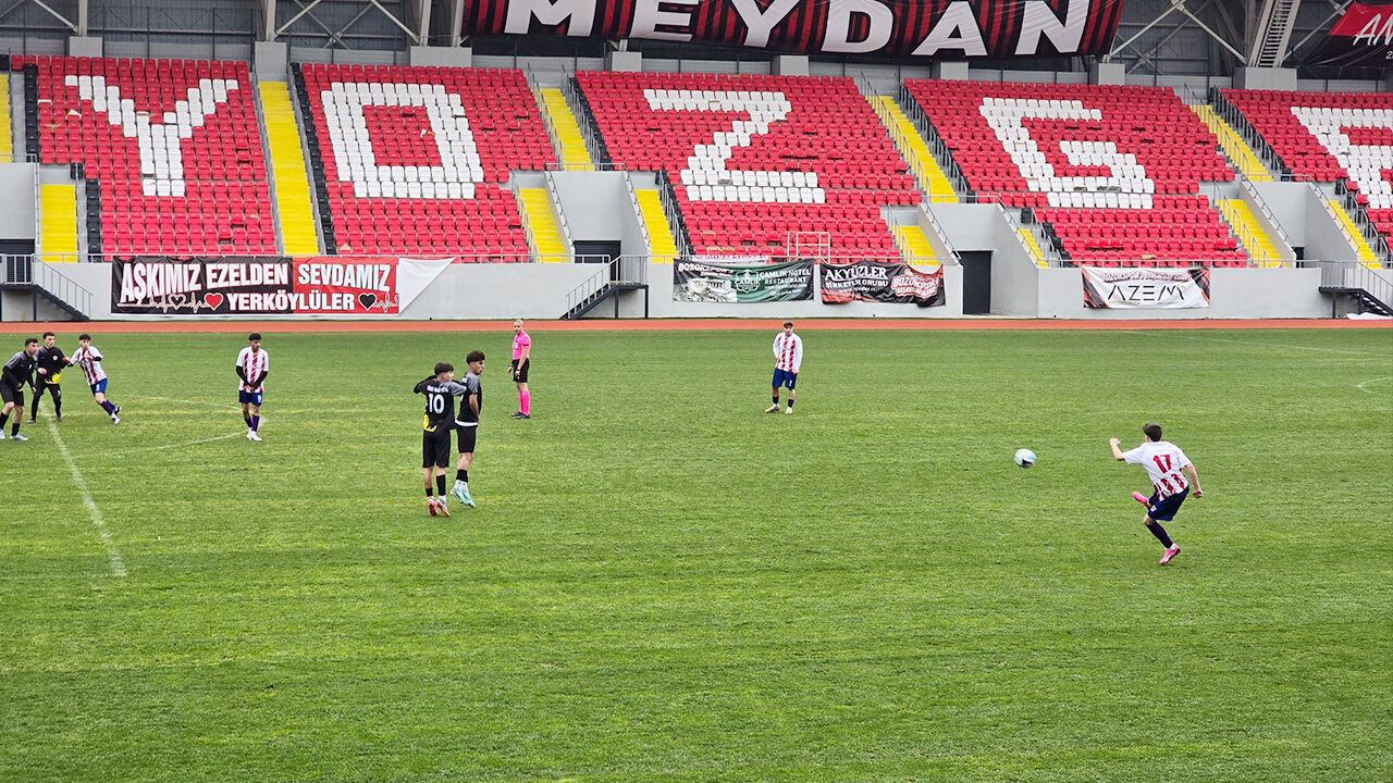 288 Sporcu Sahada Ter Döküyor (1)