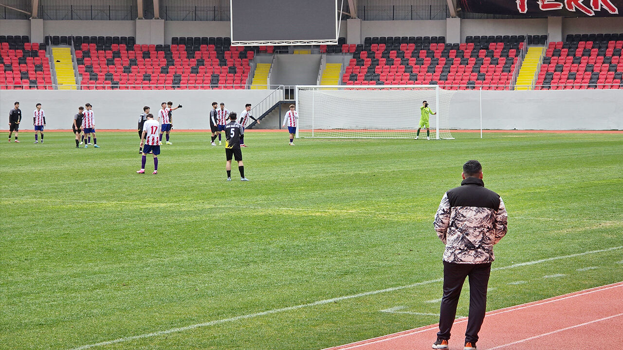 288 Sporcu Sahada Ter Döküyor (5)