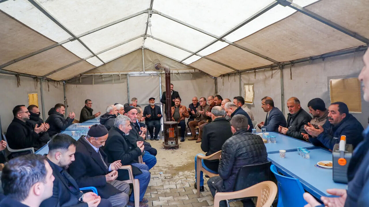 Acılar Paylaştıkça Azalır (3)