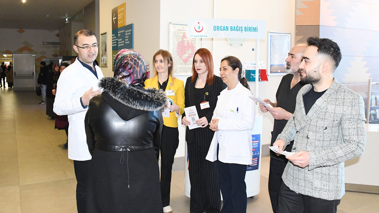 Bi̇r Bağiş Bi̇n Umut (4)