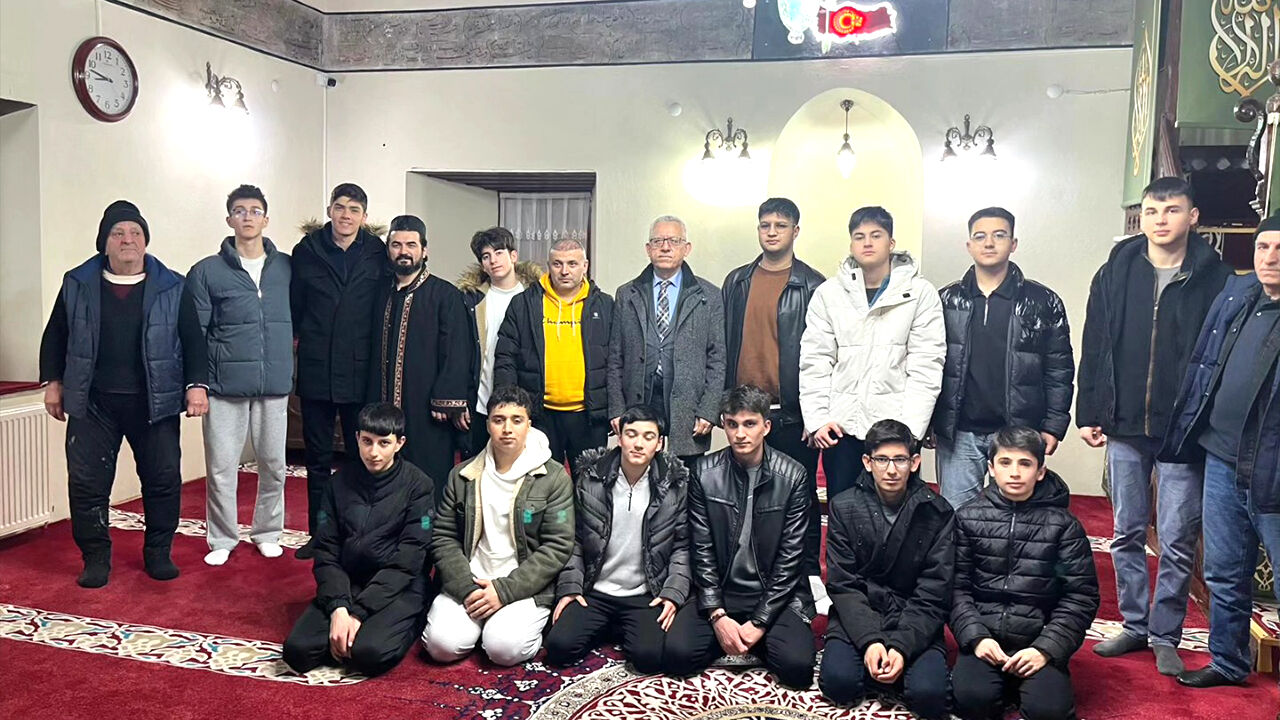 Camide Sıcak Buluşma