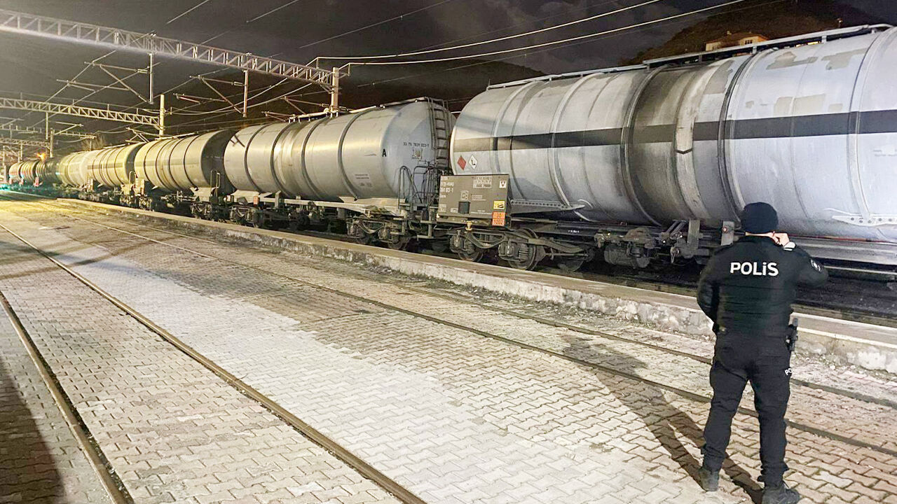 Güvenli̇k Mührü (4)