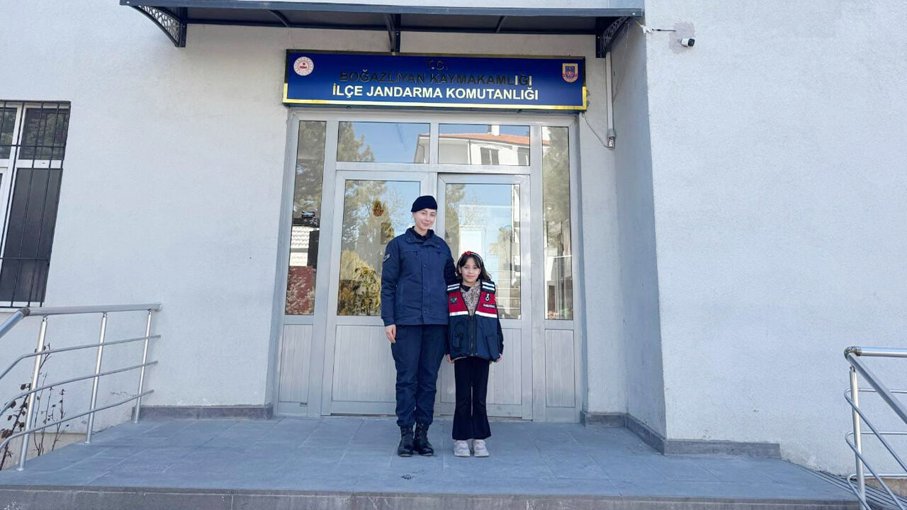 Jandarma Çocuklarla (1)