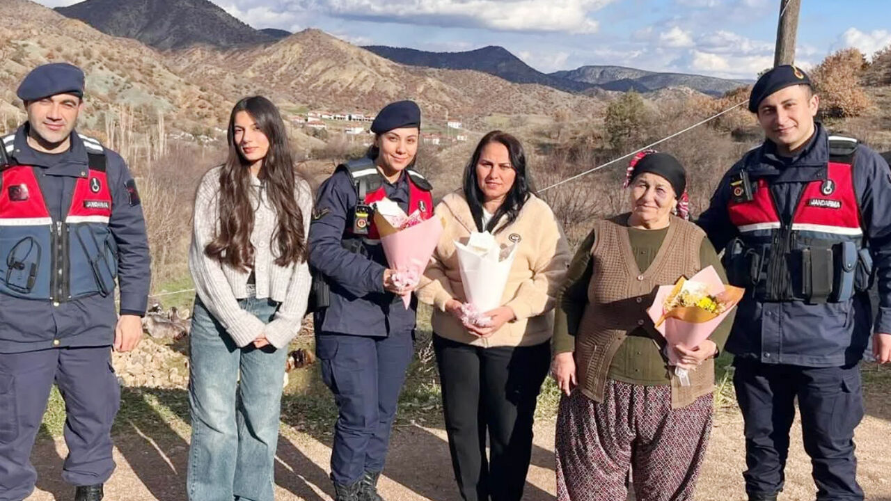 Muhtar Efeyi Untumadılar (3)