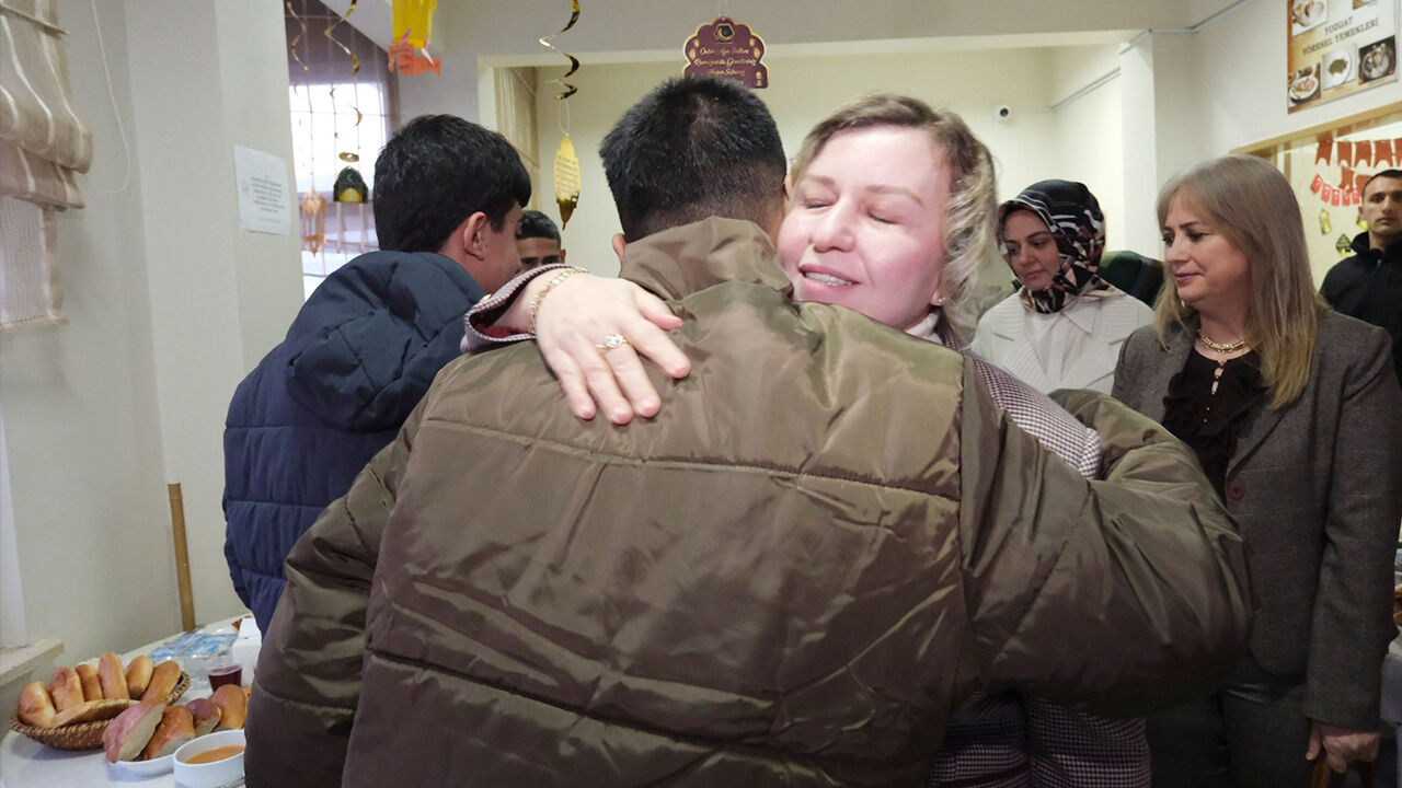 Sevgi Dolu Iftar (2)