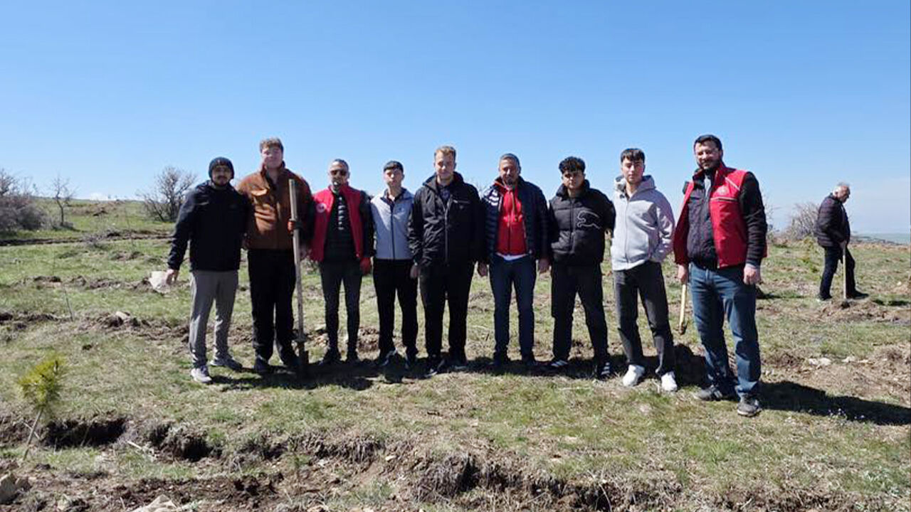 Gençler Ağaç Dikti (2)