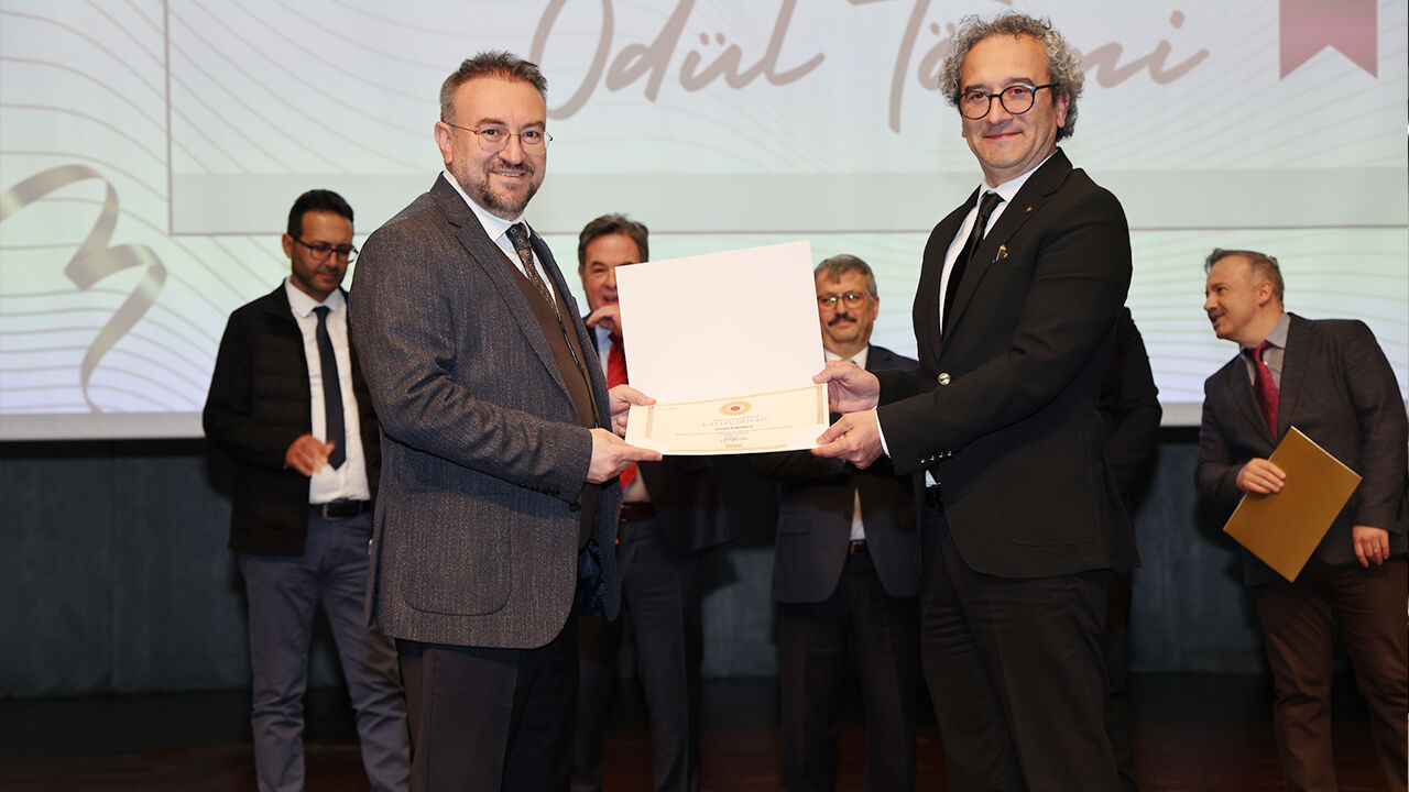 Ödüller Sahiplerini Buldu (3)-1